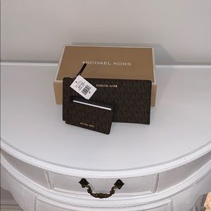 Michael Kors Large Card Case Carryall Wallet